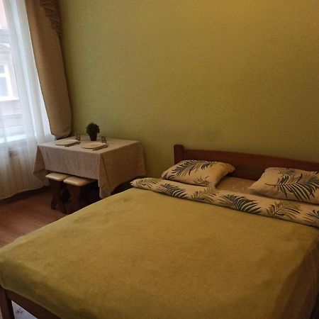 Smart Yellow Apartment-15 Хв Від Жд Вокзалу Lviv Exteriör bild