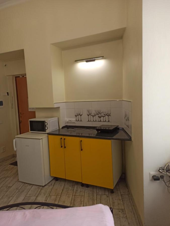 Smart Yellow Apartment-15 Хв Від Жд Вокзалу Lviv Exteriör bild