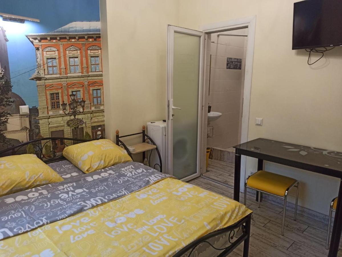 Smart Yellow Apartment-15 Хв Від Жд Вокзалу Lviv Exteriör bild