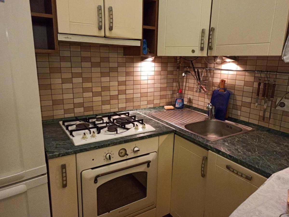 Smart Yellow Apartment-15 Хв Від Жд Вокзалу Lviv Exteriör bild